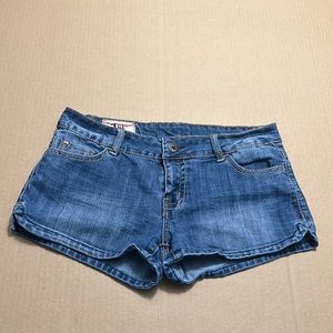 First kiss Jean shorts in size 7